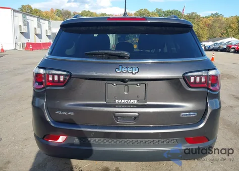 2019 Jeep Compass Latitude 4X4 z USA, uszkodzony, nr VIN 3C4NJDBB7KT599963